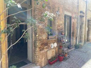 Superbe et atypique F2 Suquet Centre Cannes