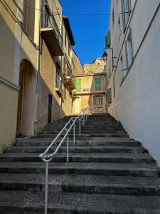 Superbe et atypique F2 Suquet Centre Cannes