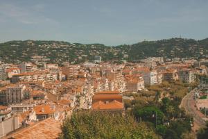 Superbe et atypique F2 Suquet Centre Cannes