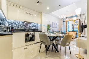 Unbeatable Rate Modern 2BR with Partial Canal Views by Deluxe Holiday Homes