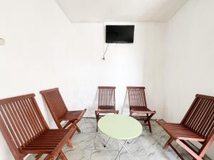 RedDoorz Syariah at jalan Dieng 5