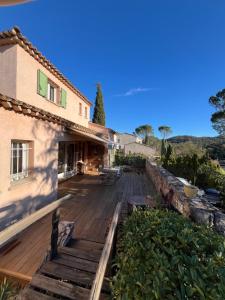 Villas Sous le Soleil des Adrets : photos des chambres