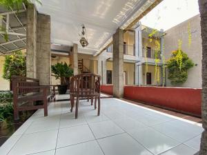 Urbanview Surya Guest House Probolinggo