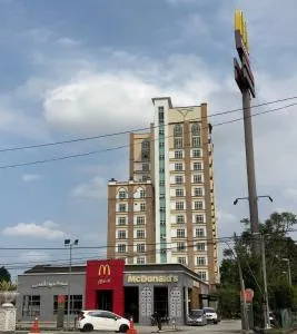 Private Studio Viana Court Service Apartment 3 with private parking - Pasir Mas