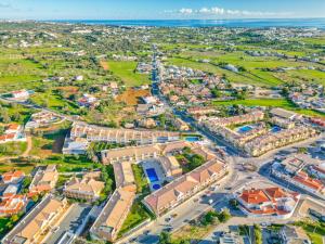 Casa Serena, Portugal