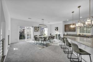 The Modern Gem - Sparkling New Villa