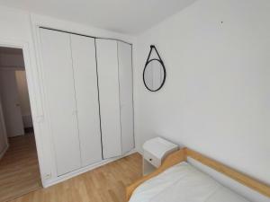 Cosy 2BR Apartment La Défense, 10min walk Metro