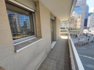 Cosy 2BR Apartment La Défense, 10min walk Metro