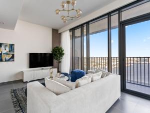 Serene 2BDR with Beach Scenery In Creek Edge- Creek Harbour