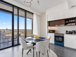 Serene 2BDR with Beach Scenery In Creek Edge- Creek Harbour