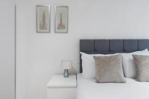 2 Bed Piccadilly Apartment 4