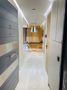 Ultra Modern Studio with Rooftop Pool