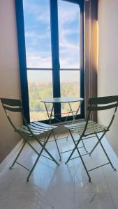 Ultra Modern Studio with Rooftop Pool