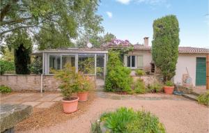 Maisons de vacances Lovely Home In Saint-Remy-De-Provence : photos des chambres