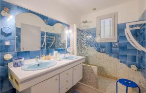 Maisons de vacances Lovely Home In Saint-Remy-De-Provence : photos des chambres