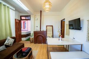 Monratino Himadrie -2 mins walk from Mall Road -rooms have Kanchenjunga Mountain View