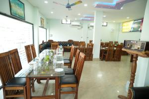 Maharaja Lodging & Fooding