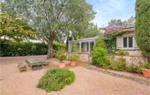 Maisons de vacances Lovely Home In Saint-Remy-De-Provence : photos des chambres