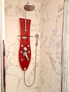 Appartements 06 - Tres joli 2 pieces neuf climatise pour 1 a 4 personnes avec 3 lits, vue sur jardin, parking privatif gratuit, grand fourgon possible, tout le linge de maison est fourni : photos des chambres
