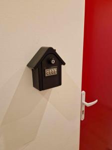 Appartements 06 - Tres joli 2 pieces neuf climatise pour 1 a 4 personnes avec 3 lits, vue sur jardin, parking privatif gratuit, grand fourgon possible, tout le linge de maison est fourni : photos des chambres