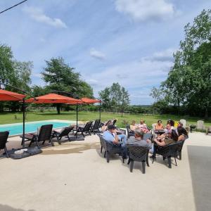 Maisons de vacances Le chateau de Willival pour 15 pers avec piscine : photos des chambres