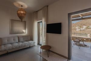 amal kythnos suites