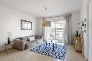 Center, Walking to the Beach - Scala