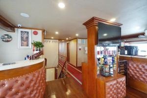 Halong sail Cruise 99