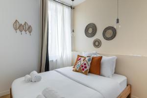 Relax in on Old Art Galery