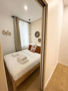 Relax in on Old Art Galery