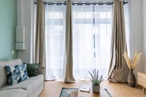 Relax in on Old Art Galery