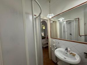 In - Love Jolie Parioli R0MA