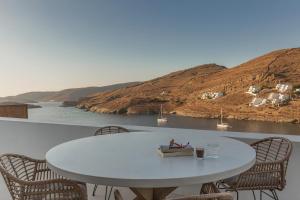 amal kythnos suites