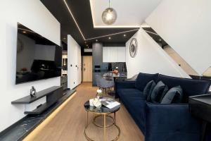 Luksusowe, Klimatyzowane Studio w Centrum Katowic z Pięknym Widokiem na Miasto, Wanną z Hydromasażem, Biurkiem i Parkingiem by Renters Prestige