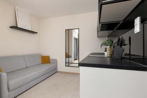 Spacious Studio for 2 People by Noclegi Renters