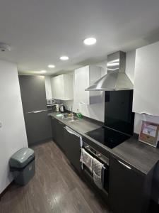 1BR Hideaway Near NEC & Resorts World - Ideal for Travelers