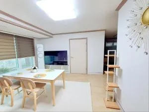 Damsorang Stay - Sŭngch'ŏn-ni