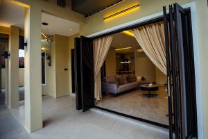 Ipoh Modern Luxury House 4B3B 14 pax