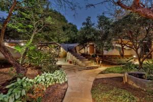 SaffronStays Maativan - 4BR Pet-Friendly Eco Villa with Private Pool, Nature Walks & Activities