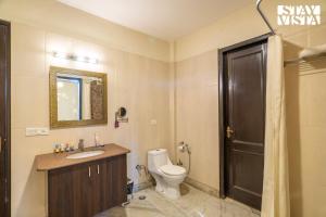 StayVista at The Manvi Estate - Pool, WiFi & Bonfire