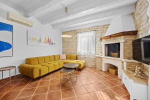 Villa Ana Paradiz for 8 people in Central Istria with private pool & pet friendly