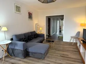 Appartement 4p 70m2 plein centre avec parking - 阿让