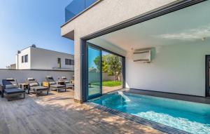 Villa Palatium III in Fažana for 8 people only 200 meters from the sea with sauna & indoor-outside heated pool