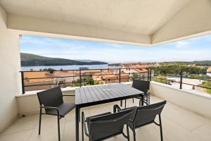 Enchanting Summer Apartment Cres