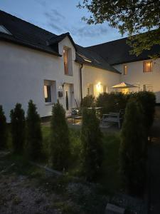 Moderne schicke Dachgeschosswohnung 15 min bis Düsseldorf