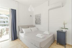 Bay watch Apartment close to the airport at PORTO RAFTI