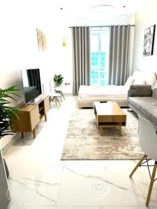 Stunning Studio with Sea-View in JLT - Dubai