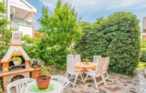 2 Bedroom Stunning Apartment In Krk