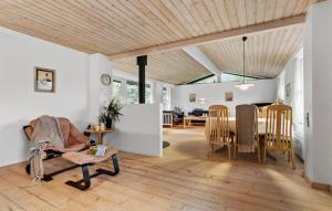 3 Bedroom Lovely Home In Ebeltoft