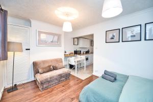 Hackney Road, London E2 - Studio Apartment for 3